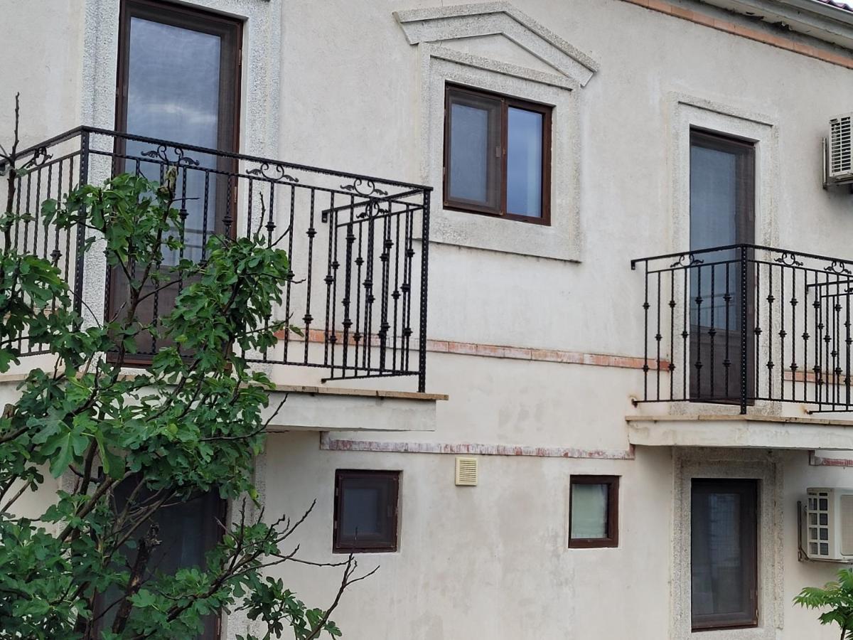 Vila Caviar Hotel Сулина Екстериор снимка