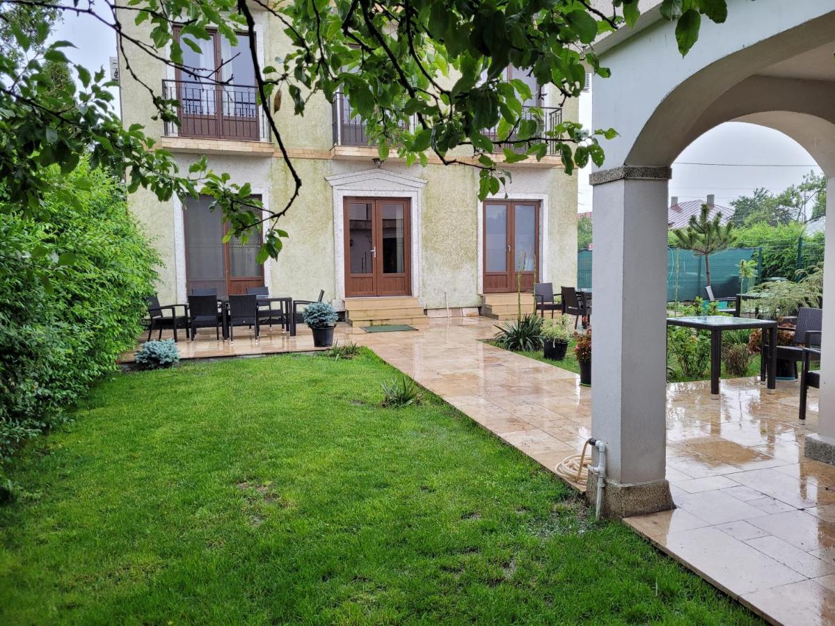 Vila Caviar Hotel Сулина Екстериор снимка