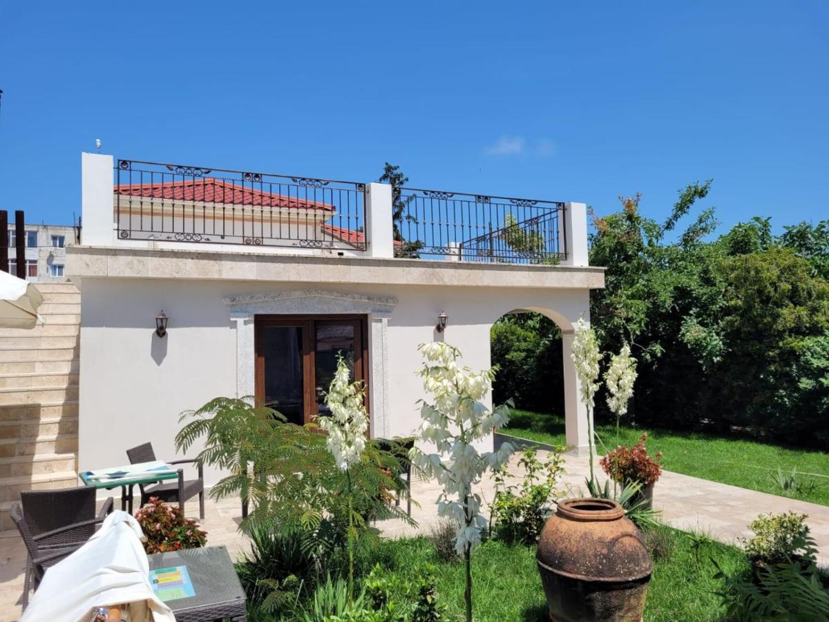 Vila Caviar Hotel Сулина Екстериор снимка