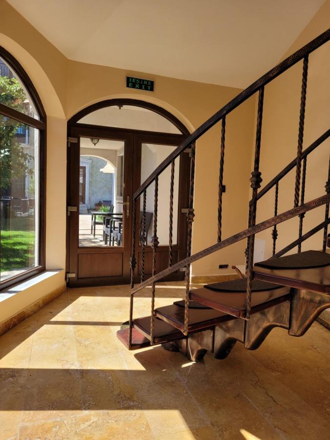 Vila Caviar Hotel Сулина Екстериор снимка